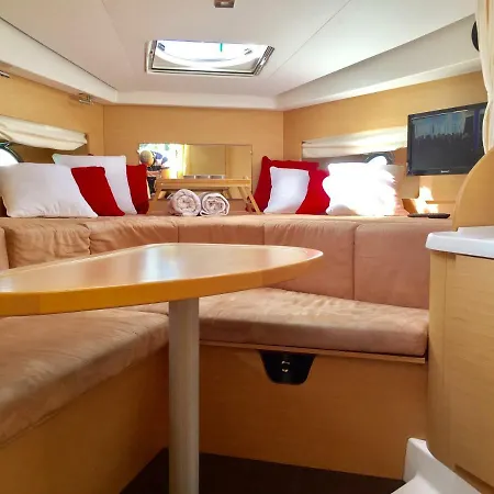 Hotel Bateau Haut Standing Privative - Nuit à Quai Port La Rochelle à La Rochelle  Extérieur photo