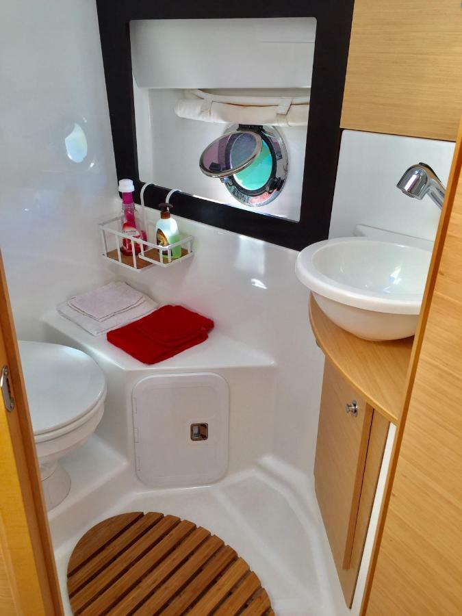 Bateau-hôtel Bateau Haut Standing Privative - Nuit à Quai Port La Rochelle